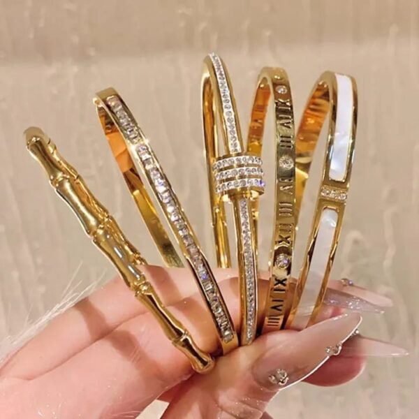1pc Titanium Steel Gold Bracelet, Fashionable Classic Style, Stainless Steel Bracelet,Inlaid With Zircon,For Womens Daily Wear