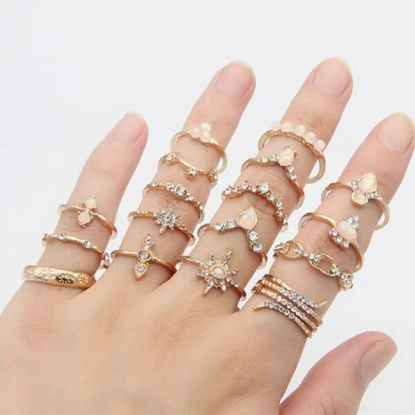 17PCS Boho Finger Jewelry Rhinestone Women Ring Set Stacking Finger Rings Vintage Alloy Gold Color Party Jewelry Gifts Qoddess